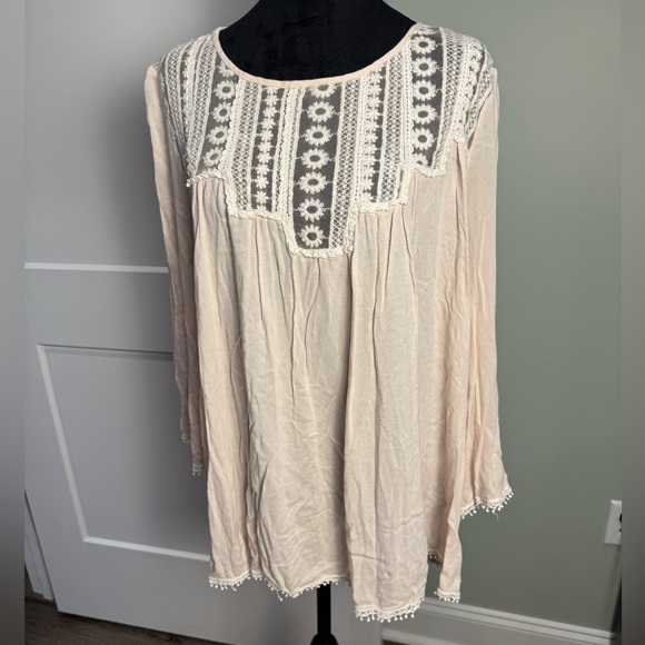 POL Cream Embroidered lace long sleeve flowy tunic top - Picture 1 of 8